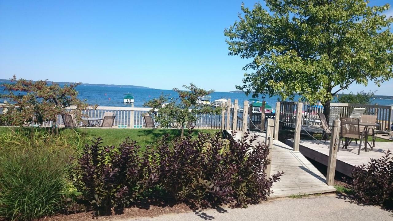 Brio Beach Inn Traverse City Exteriér fotografie