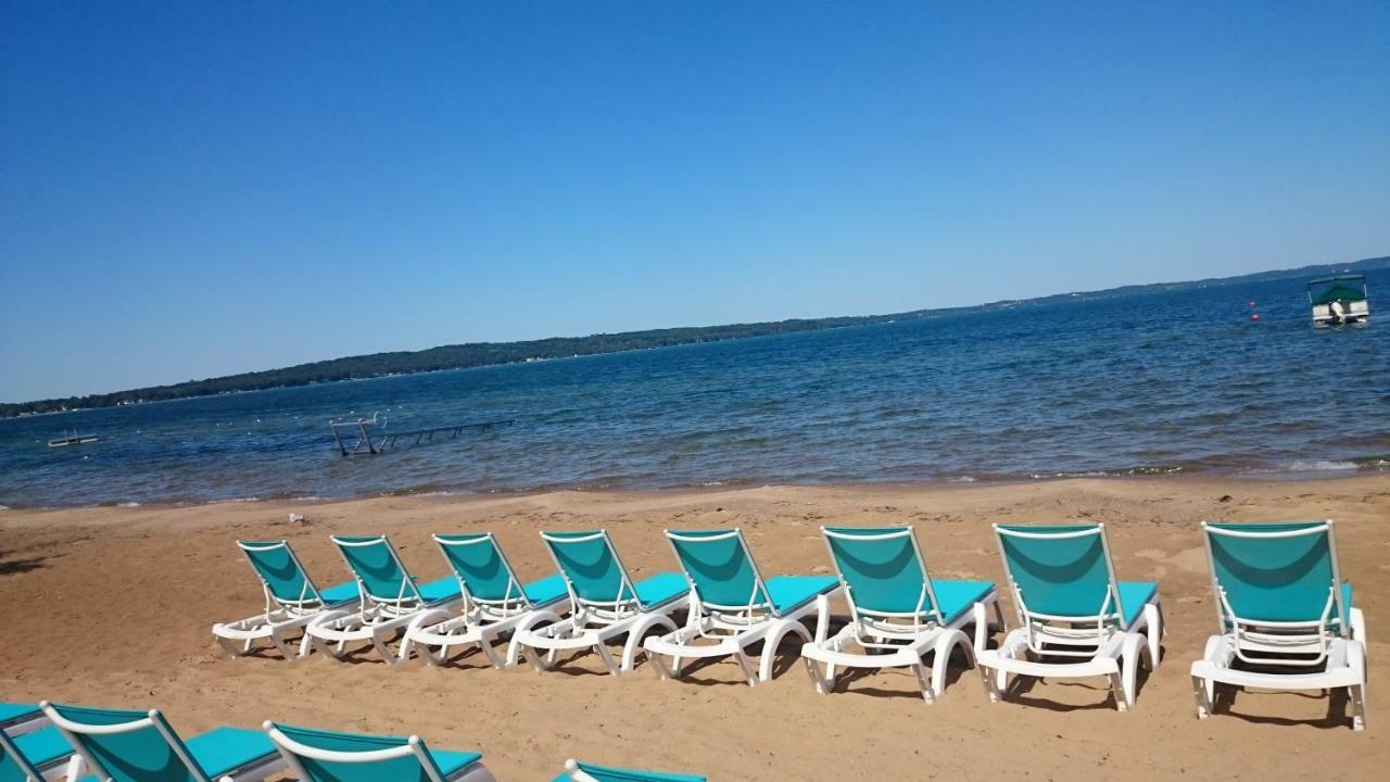 Brio Beach Inn Traverse City Exteriér fotografie